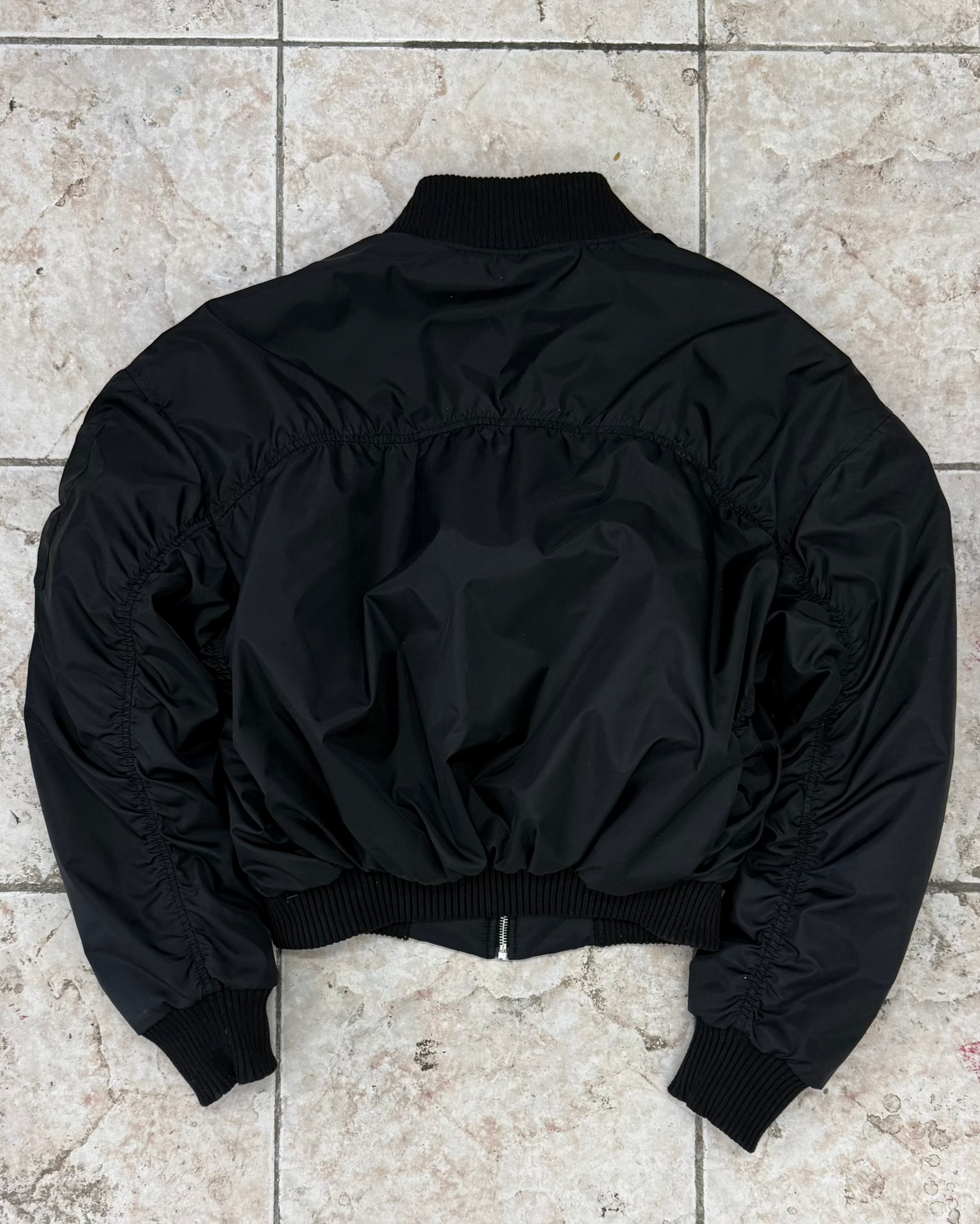 V1 0125 / Bouclier Black Bomber