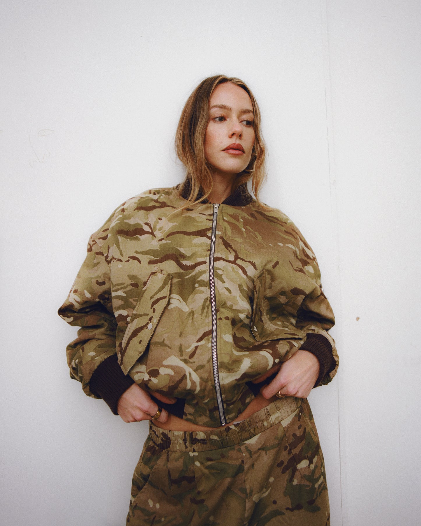 V1 0125 / Bouclier Camo Bomber