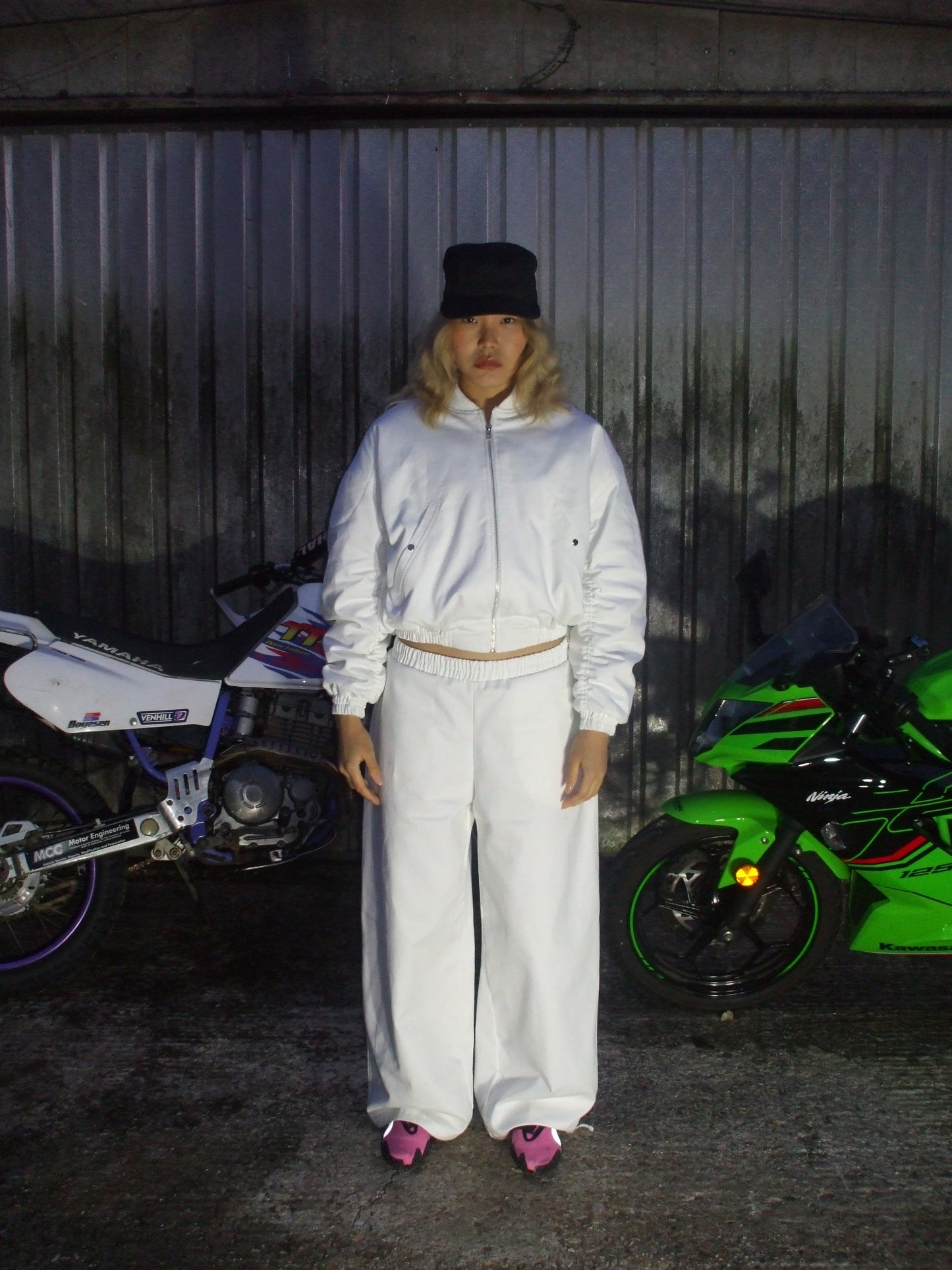 V2 0525 / Moto Bomber