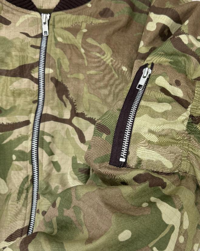 V1 0125 / Bouclier Camo Bomber
